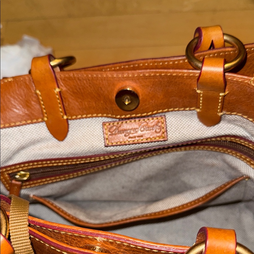 Dooney & Bourke Florentine Large Zip Burlow Like New Natural - Picture 5 of 11